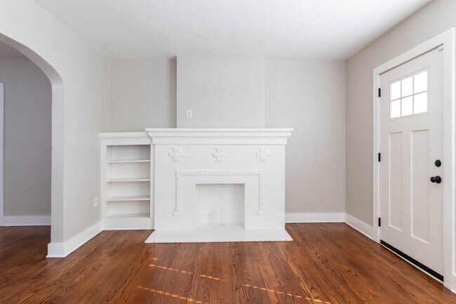 Photo - Beautiful Remodeled 1BD/1BTH Home In Crest...