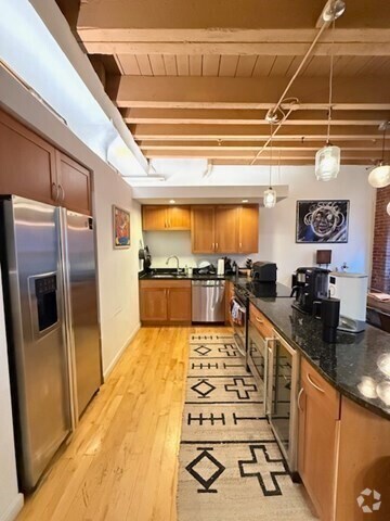 Building Photo - 111 Beach St Unit 2B Rental