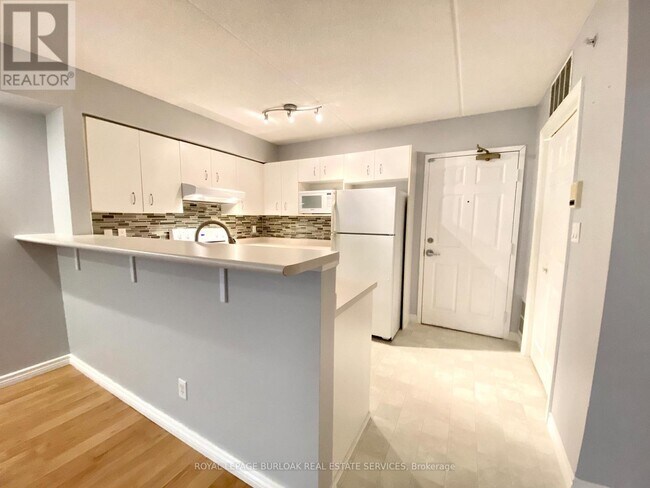 Photo - 1450 Bishops Gate Unité 209