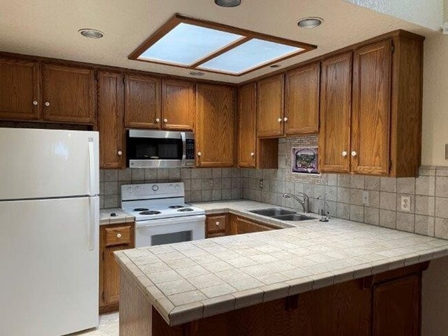 Photo - Spacious 3 bedroom home for rent