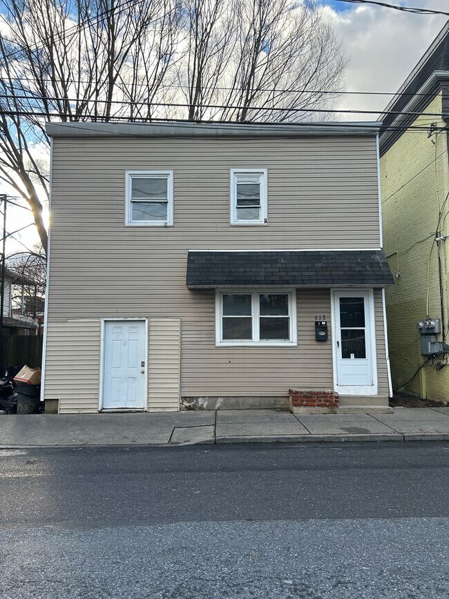 Single Family 2 Bedroom in Allentown Avail... - Single Family 2 Bedroom in Allentown Avail... House