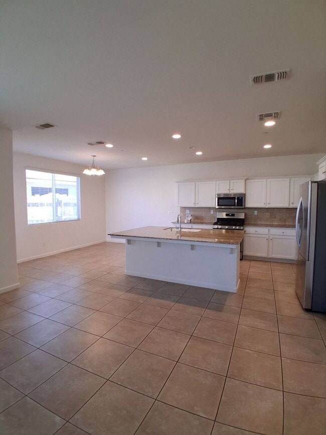 3813 Griffith Ave
