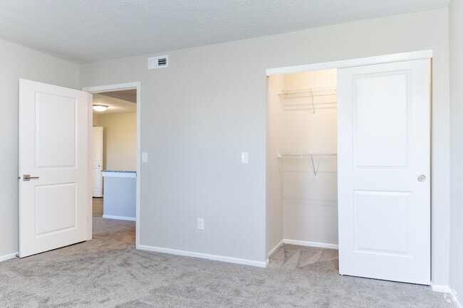 1HAB, 1BA - 750 ft² - Habitación - Greensview Apartments