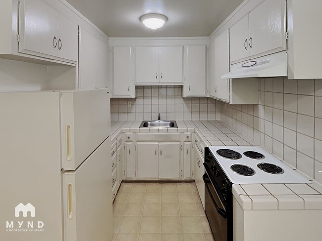 870 Burbank Dr Unit 5