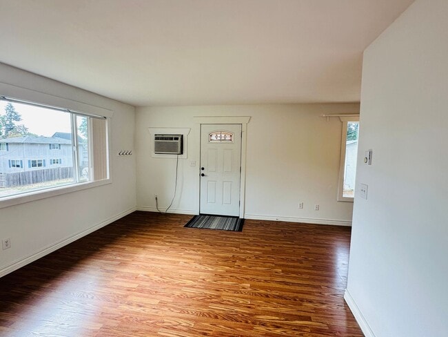 Photo - 608 NW 10th Ave