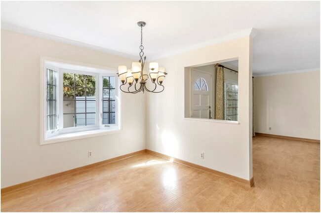 Photo - Beautiful Woodbridge Home!