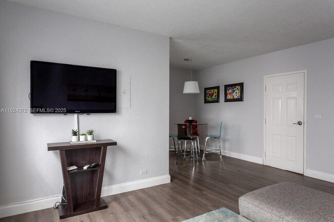 Photo - 7334 Harding Ave Unit 6