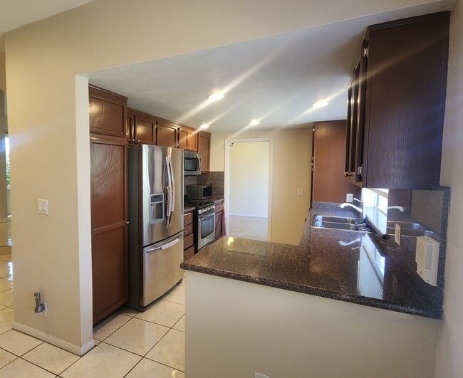 Photo - Amazing 2 story 4 bedroom home in Simi Val...