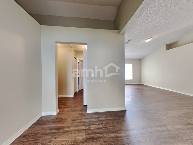 Photo - 7405 Prosperity Park Rd N