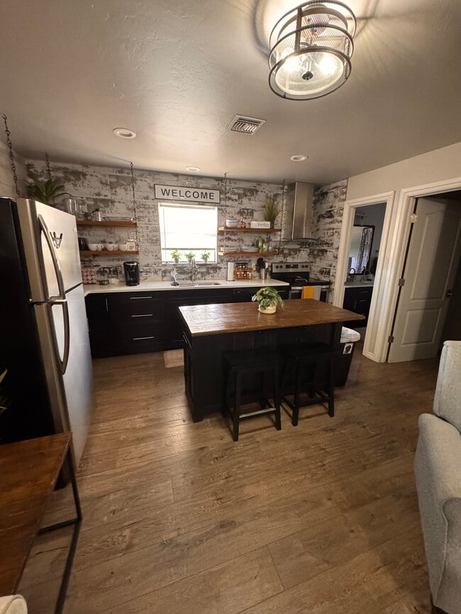 Photo - 1207 W Gore Blvd Unit 15