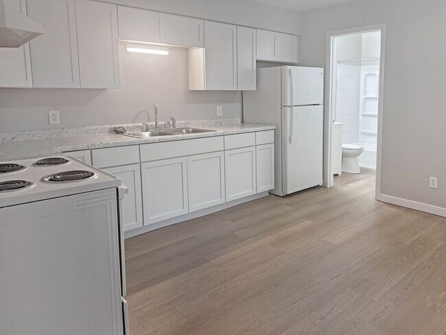 Building Photo - 1565 Bacon Ave Unit 14