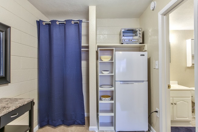 Photo - Jefferson Arms Apartments