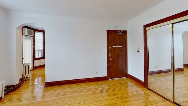 Photo - 157 Spadina Rd Unit 3