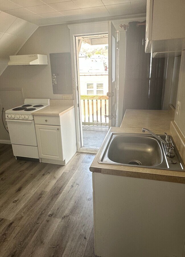 218 Walnut Place Condo Unit 3 Condo for Rent in Cumberland, MD