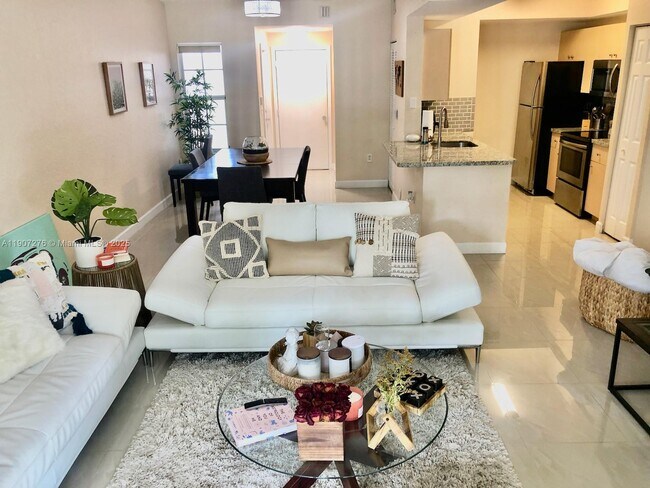 Photo - 2532 Centergate Dr Unidad 102