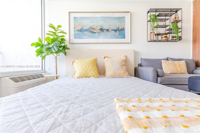 Photo - 1950 W 49th St Apartamento Unidad 445