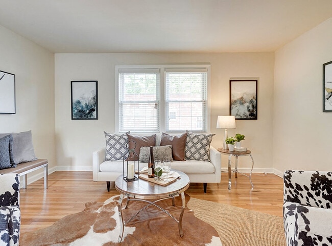 Photo - Kensington, Patterson Place and Grove Ave