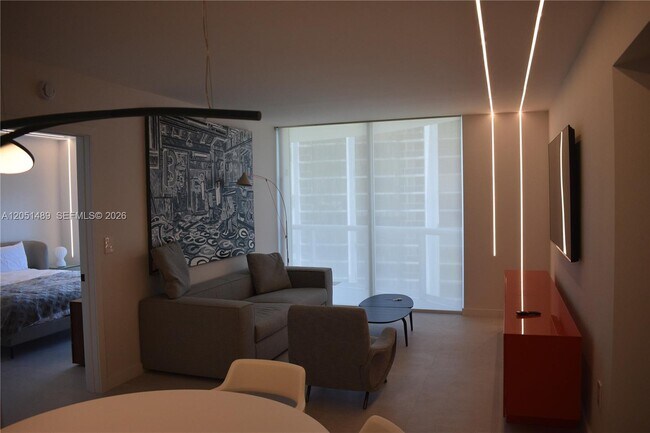 6365 Collins Ave Unit 1211