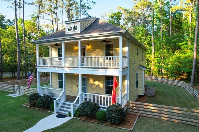 Photo - 4 Bedroom, 2.5 Bathroom Home in The Refuge at Ravenel - Ravenel