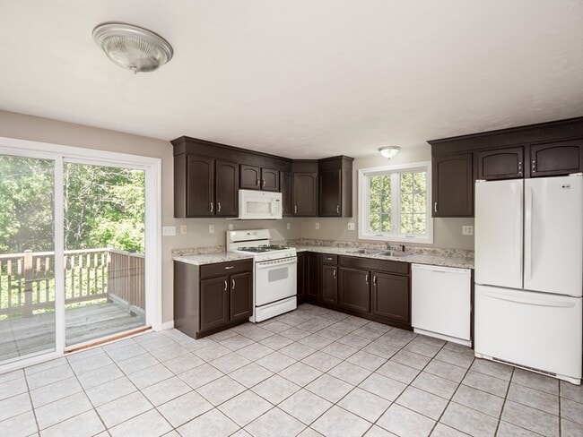 Building Photo - 90 A Loxwood St