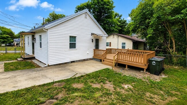 Photo - 1401 Oak St