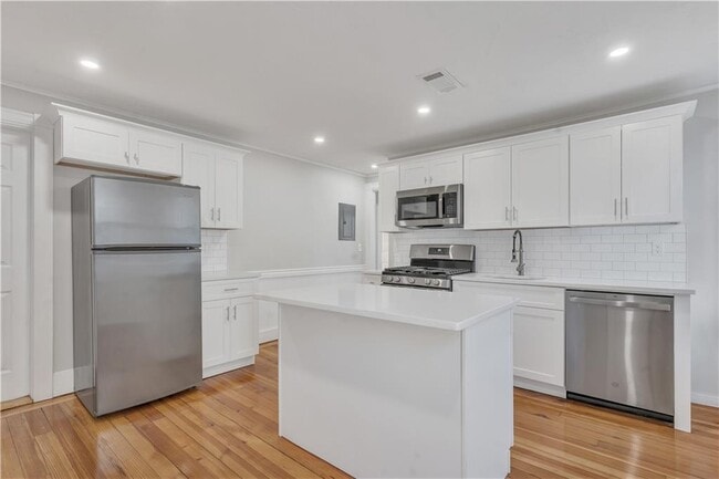 Photo - 382 Orms St Unidad 3