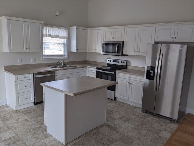 Photo - Escoba Bay Neighborhood 3 Bedroom Home