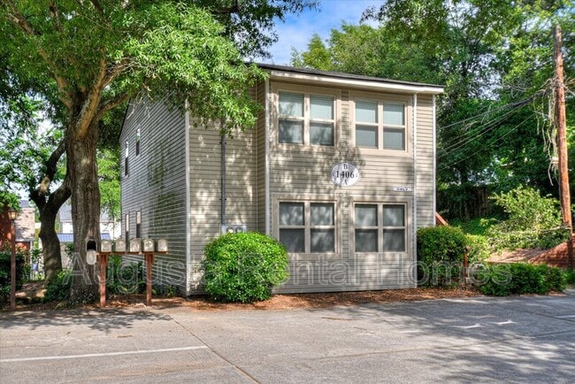 Photo - 1406 Johns Rd
