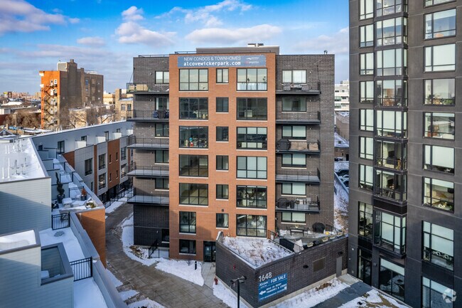 Photo - Alcove Wicker Park