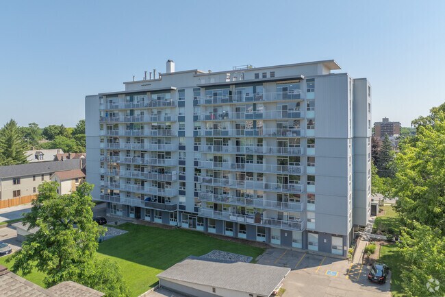 Photo - Four Seasons