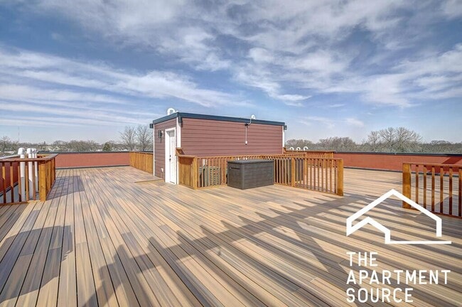 Photo - 3329 N Avers Ave