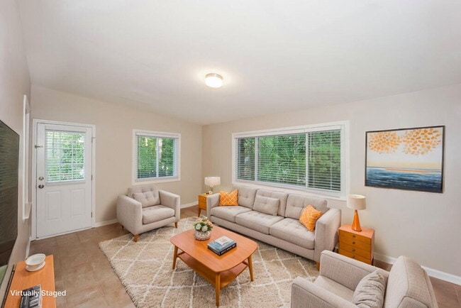 Photo - 135 Tanglewood Dr