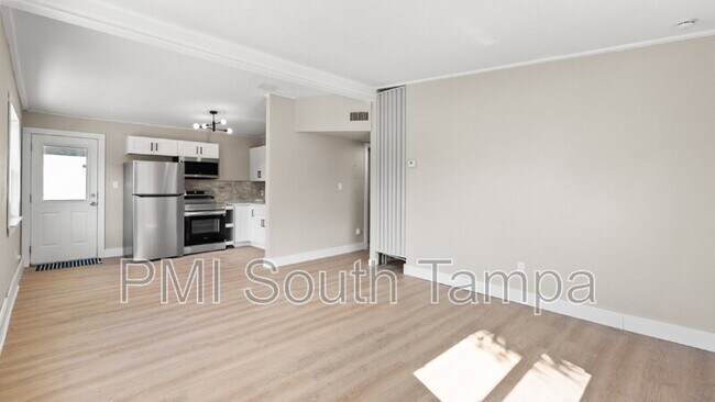 Photo - 1541 W La Salle St