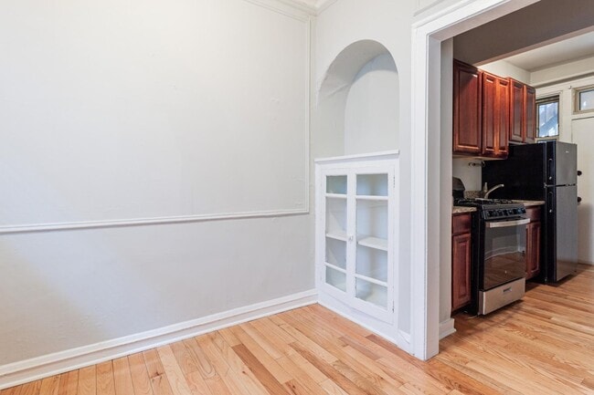 546 W Surf St