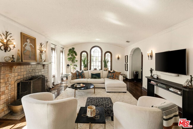 Photo - 144 S Orange Dr