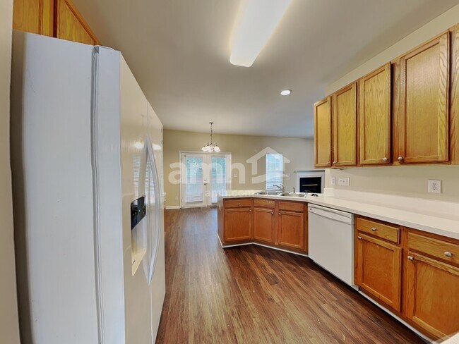 Photo - 612 Hanska Way