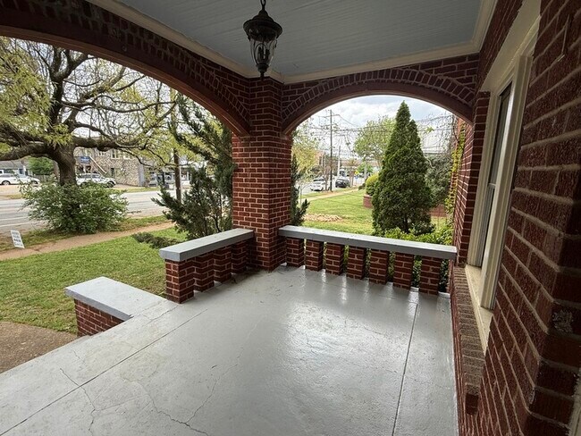 Photo - 2042 Hosea L Williams Dr NE