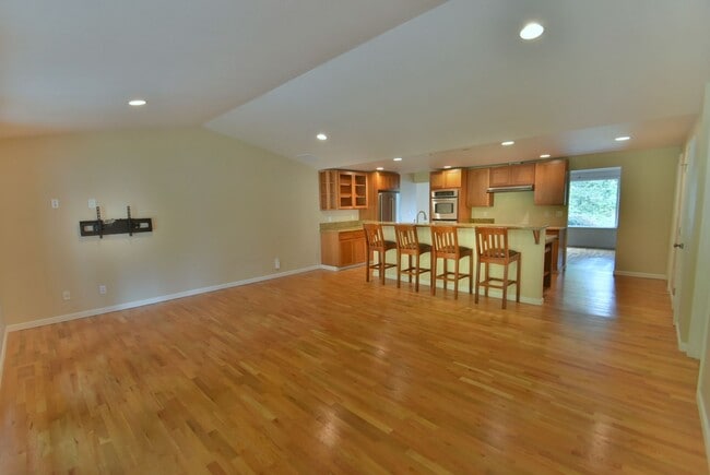 Photo - 3bd/2ba Lake Forest Park Home