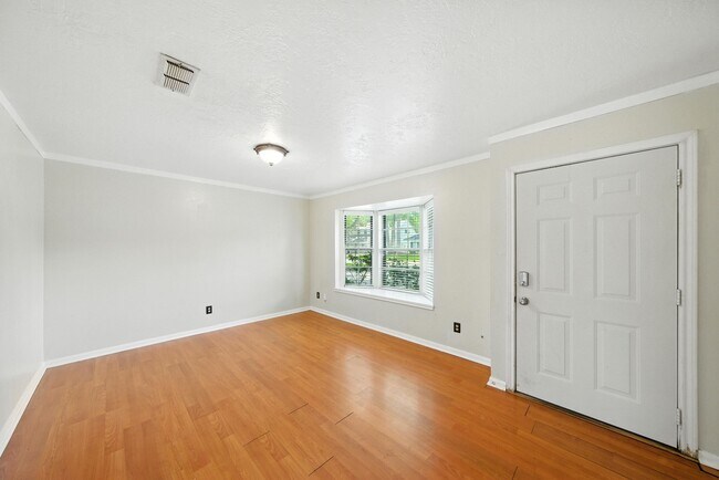 Photo - 10666 Hazelhurst Dr Unidad True