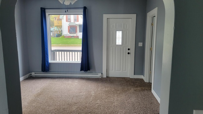 Photo - 415 8th Ave