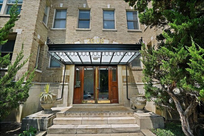 Photo - 2008 16th St NW
