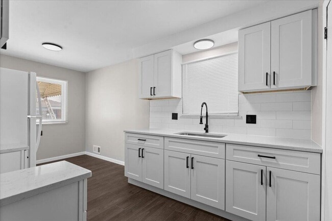 Photo - 20247 Griggs St