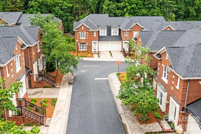Photo - 1192 Hampton Gardens Ln