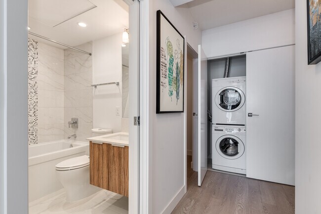 Photo - 1283 Howe St