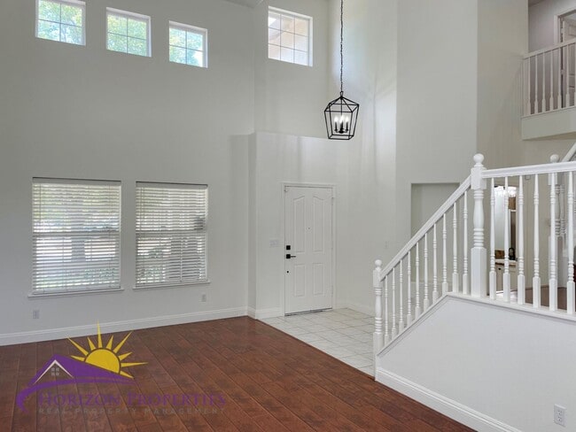 Photo - Spacious 5 Bed 3 Bath 2,136 Sq. Ft. Sheldo...