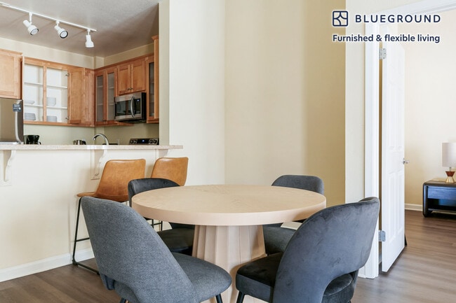 Photo - 853 Commodore Dr Unidad FL5-ID2093