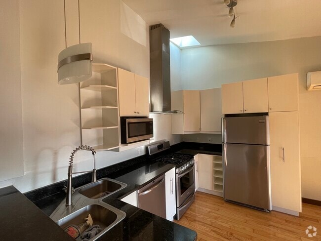 Building Photo - 925 N Calvert St Unit 3R Rental