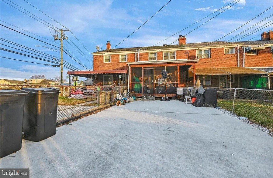 Photo - 7908 Wallace Rd