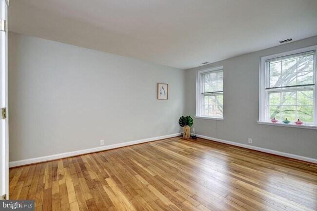 Photo - 3420 38th St NW Unidad D418