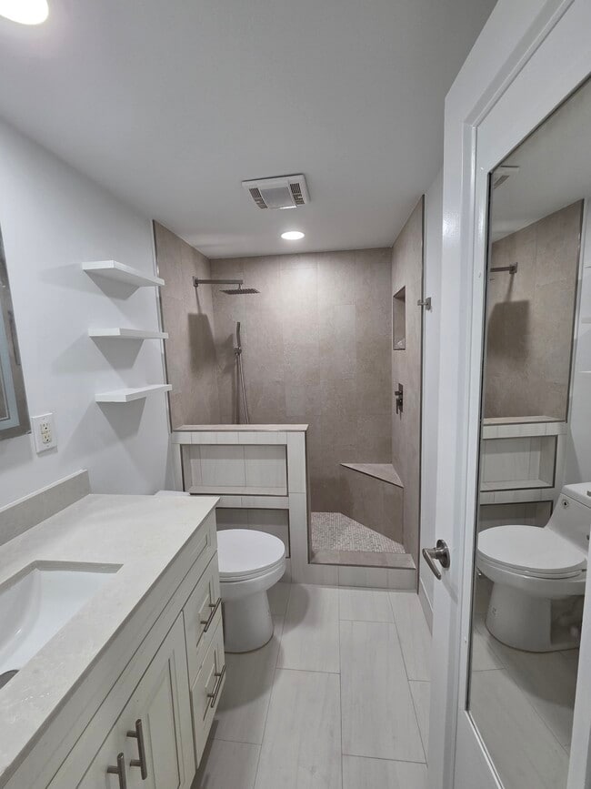 1505 NE 5th Ct Unit 4